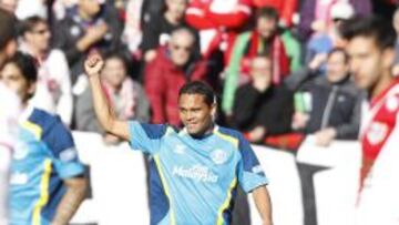Bacca celebra el tanto en Vallecas