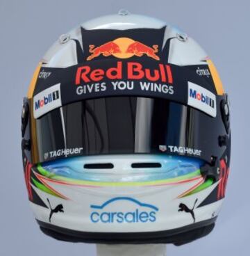 Parte delantera del casco del piloto australiano Daniel Ricciardo de Red Bull.