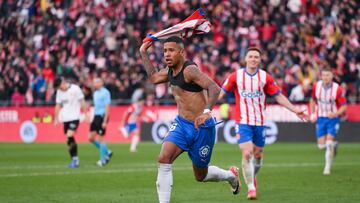 GIRONA, SPAIN - DECEMBER 02: Savinho Moreira of Girona FC celebrates after scoring their team's third goal wich after was disallowed during the LaLiga EA Sports match between Girona FC and Valencia CF at Montilivi Stadium on December 02, 2023 in Girona, Spain. (Photo by David Ramos/Getty Images)