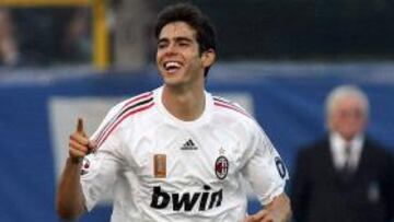 <b>APOYO MAYORITARIO.</b> Mayoritario respaldo a la incorporación del brasileño al Real Madrid mientras el Milán celebra su no al Manchester City. Berlusconi dice que "no busca sólo ganar dinero".