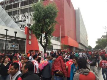 Así se vivió el ambiente previo al partido de ida de Semifinales entre los Diablos Rojos y el cuadro tapatío en el Estadio Nemesio Diez.