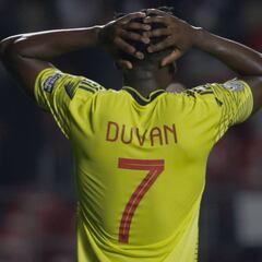 Duván Zapata se perdería la fecha FIFA por lesión de rodilla