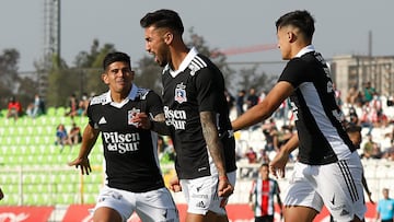 Futbol, Palestino vs Colo Colo
Fecha 7, campeonato Nacional 2022.
El jugador de Colo Colo Juan Martin Lucero celebra su gol contra Palestino durante el partido de primera division en el estadio La Cisterna.
Santiago, Chile.
20/03/2022
Dragomir Yankovic/Photosport

Football, Palestino vs Colo Colo
7nd date, 2022 National Championship.
Colo ColoÕs player Juan Martin Lucero celebrates his goal against Palestino during the first division match at the La Cisterna stadium in Santiago, Chile.
20/03/2022
Dragomir Yankovic/Photosport