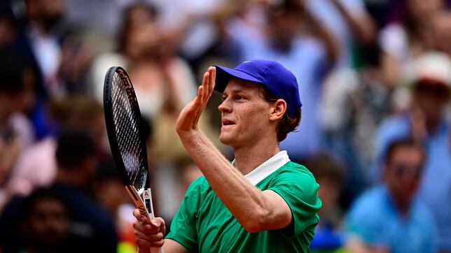 Sinner engrasa la máquina con un triunfo exprés ante Lehecka