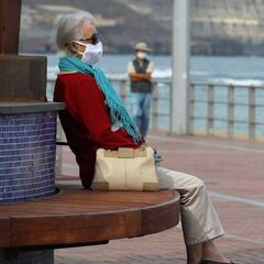 Valencia permite el baño en sus playas de manera controlada