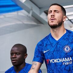 El Chelsea presenta su nueva equipación con Hazard como protagonista
