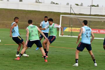 La Selección Colombia completó una semana de trabajos y se enfoca en el duelo de Eliminatorias ante Perú. Reinaldo Rueda ha estado muy atento a sus elegidos.