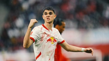 Kosta Nedeljković es un joven futbolista serbio que juega como lateral derecho. Nacido el 16 de septiembre de 2005 en Smederevo, Serbia, es conocido por su velocidad, solidez defensiva y capacidad para proyectarse al ataque.