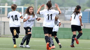 El Valencia integrará el fútbol base femenino en su Academia