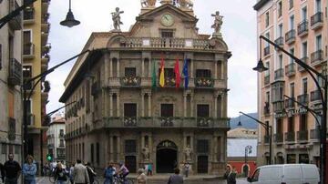 El Ayuntamiento de Pamplona, en el centro de la ciudad /Creative Commons/Maksim