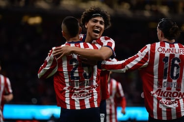 Chicharito y Romo, listos para jugar con Chivas