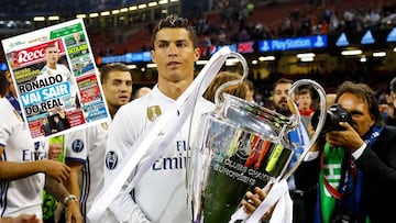 Cristiano posa con la Champions ganada en Kiev