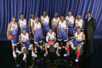 El All Star de Houston (2006) no pasará a la historia por ser el de los mejor vestidos. Sobre todo, el Este. A LeBron y compañía les tocó lidar con un modelo, que podría haber sido diseñado 20 años antes.