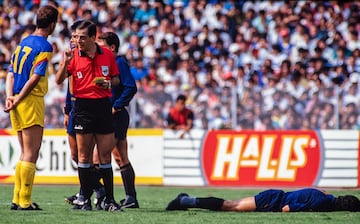 during the game Pumas UNAM vs America, corresponding to the Great Final of the 1990-1991 Season of the first division of Mexican Soccer, at Estadio Ol&#xed;mpico Universitario, on June 22, 1991.

&lt;br&gt;&lt;br&gt;

durante el partido Pumas UNAM vs America, correspondiente a la Gran Final de la Temporada 1990-1991 de la primera division del Futbol Mexicano, en el Estadio Olimpico Universitario, el 22 de Junio de 1991.