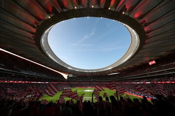 Los seguidores por primera vez en su nuevo estadio.