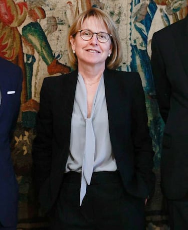 Directora General Corporativa. De confianza de Ferrar Reverter, acabó renunciando a su cargo al tener algunas complicaciones para ejercerlo con absoluta libertad. 
