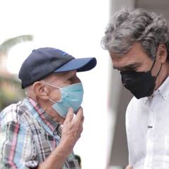 En gira de campaña por Pereira, Fajardo fue intimidado por encapuchados