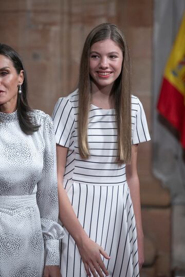 La Infanta Sofía durante la audiencia de los Reyes con los galardonados con las Medallas de Asturias 2022.