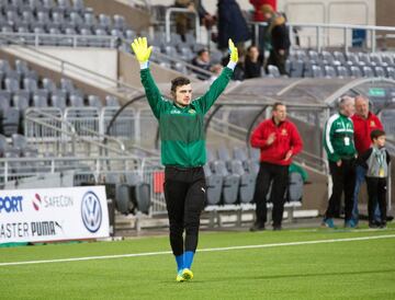 El portero sueco-chileno jugó la Youth Champions League con el Hammarby y entrenó con la Roja de Reinaldo Rueda en la primera nómina del caleño al mando del equipo nacional.