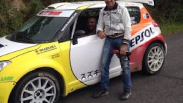 Miguel Fuster con el Suzuki que pilotar&aacute; en Ourense.