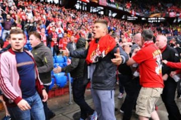 Incidentes entre los hinchas de Liverpool y Sevilla en Basilea