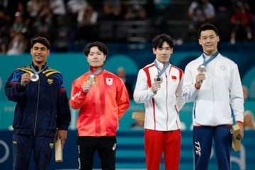 El gimnasta colombiano logró la medalla de plata en la prueba de barra fija de los Juegos Olímpicos de París 2024 tras lograr una clasificación de 14.533, misma puntuación del japonés Shinnosuke Oka que fue oro gracias a su ejecución.  