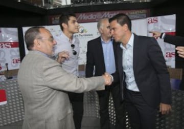 Encuentro con los Ases en el Centro Comercial de Las Terrazas. Alfredo Relaño y Sergio Lobera.