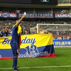 Guarín festeja cumpleaños 31 con doblete y renovación de contrato