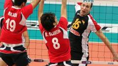 España sufre para seguir en el Mundial