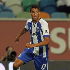 Diego Reyes se aleja cada vez más de volver al Espanyol