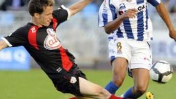 <b>REAL SOCIEDAD 1 - RAYO VALLECANO 0</b>. La Real sufre ante el Rayo pero hacer valer el gol de Xabi Prieto .