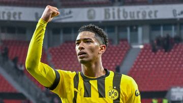 Dortmund's English midfielder Jude Bellingham celebrates after the German first division Bundesliga football match between Bayer 04 Leverkusen and Borussia Dortmund in Leverkusen, western Germany on January 29, 2023. (Photo by SASCHA SCHUERMANN / AFP) / DFL REGULATIONS PROHIBIT ANY USE OF PHOTOGRAPHS AS IMAGE SEQUENCES AND/OR QUASI-VIDEO