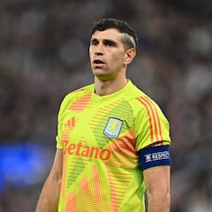 Las apuestas sitúan al Dibu Martínez... en un rival directo del Aston Villa