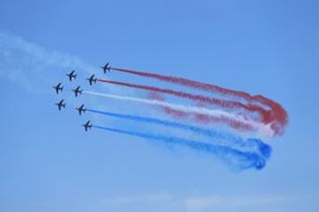 Exhibición de las fuerzas aéreas francesas antes de la salida de la primera etapa del Tour de Francia en Porto Vecchio.