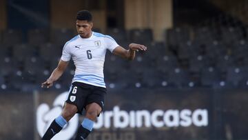 El defensa uruguayo debut¨® con 17 a?os en la primera divisi¨®n de Uruguay en las filas del Boston River. Un a?o despu¨¦s firm¨® con el Bar?a para jugar en el filial. Debut¨® en 2019 con el primer equipo cul¨¦