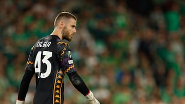 Soccer Football - Conference League - Semi Final - First Leg - Real Betis v Fiorentina - Estadio Benito Villamarin, Seville, Spain - May 1, 2025 Fiorentina's David de Gea REUTERS/Marcelo Del Pozo