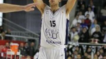 <b>NUEVO FICHAJE.</b> Iñaki De Miguel jugará las próximas tres temporadas en el Unicaja