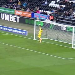 Vigouroux vive una pesadilla en Inglaterra y recibe el golazo de la fecha: ¡40 metros!