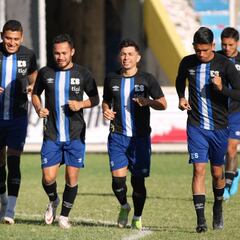 Hugo Pérez tuvo que separar a Marvin Monterroza de El Salvador