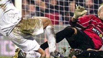 Un gol de astucia. Morientes recupera su olfato goleador con un tanto decisivo. Le robó la cartera a Albelda y batió a un Cañizares que no tuvo opción.