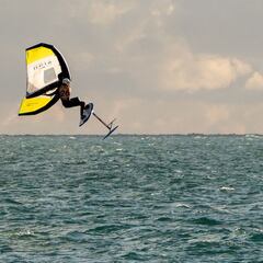 La Barrosa acoge el primer Campeonato de España de Wing Foil