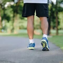 Solo cambiar tu postura puede ayudar a acelerar el metabolismo