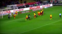 As¨ª fue el gol de Mora ante el Morelia de Millar, Vald¨¦s y Vegas