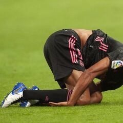 Aprobados y suspensos en el Real Madrid: Varane se levanta y Benzema no encuentra el hueco