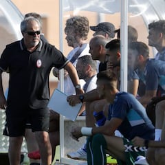 Carlitos sufre una rotura de ligamento en la rodilla derecha