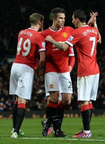 3-1. Manchester United-Burnley. Van Persie anotó el tercer tanto desde los once metros.