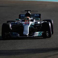Hamilton manda sobre todos y Alonso, 7º, se acerca a Red Bull