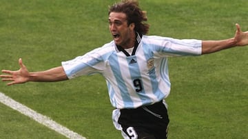 La leyenda llega a los 50: los mejores golazos de Batistuta