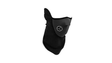 Accesorios imprescindibles para tus escapadas en moto