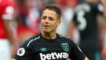 Chicharito jugando con el West Ham en la temporada 2018-2019.
 